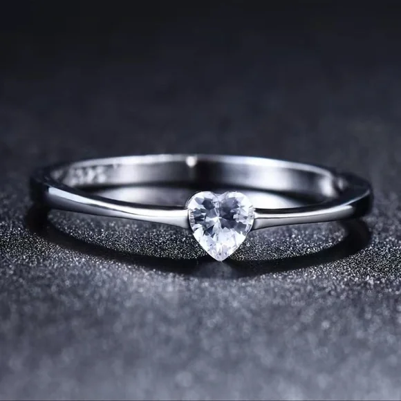 NWT 💍🤍 .925 STERLING SILVER ZIRCON HEART STONE ENGAGEMENT PROMISE RING Size 7 - Picture 4 of 10